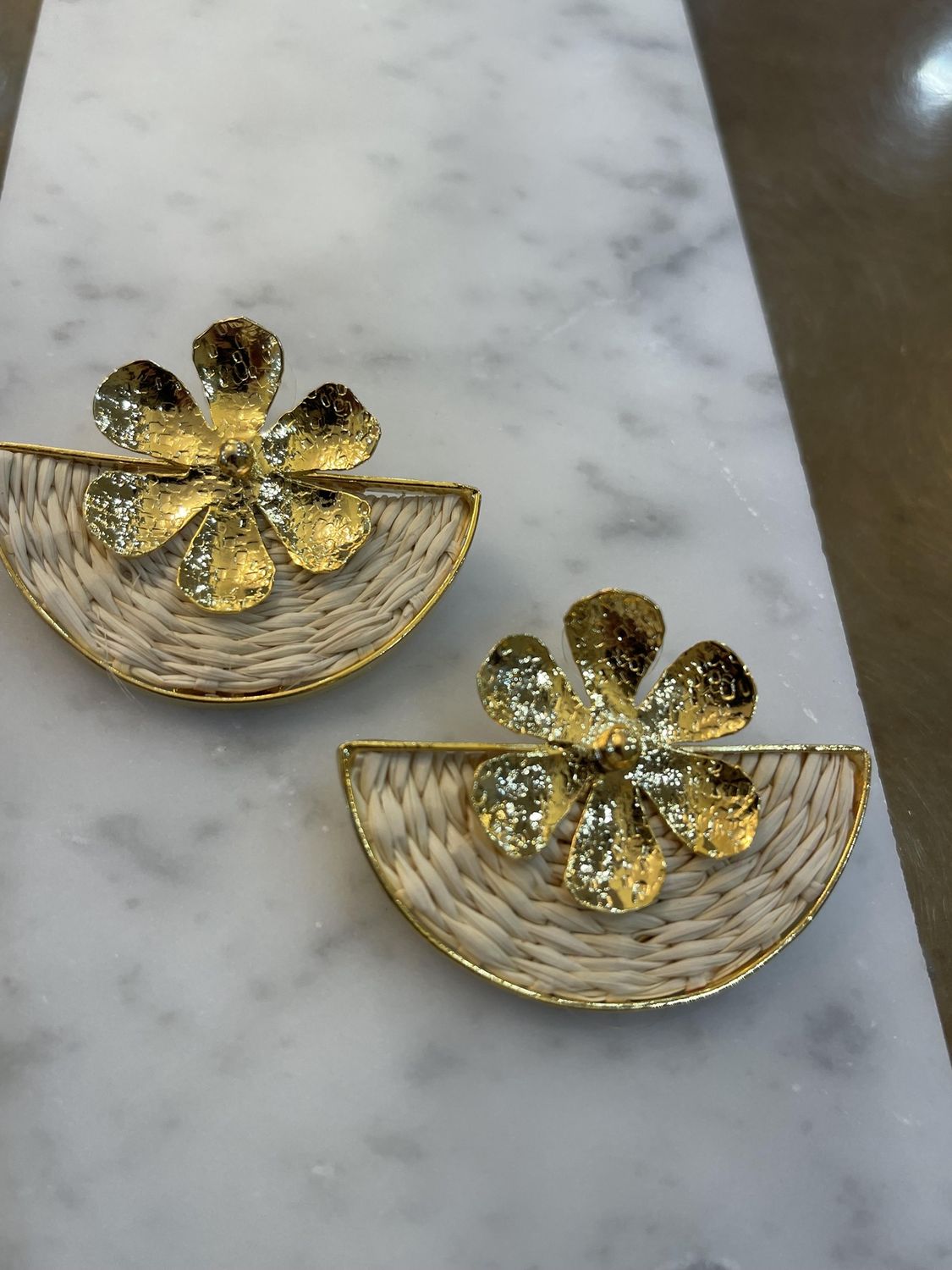 NATURAL GOLD TOPO EARRING, Colour: NATURAL GOLD