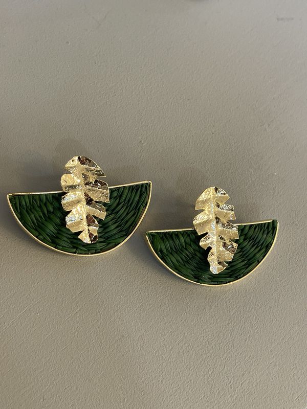 GREEN LEAF IRACA TOPO EARRING