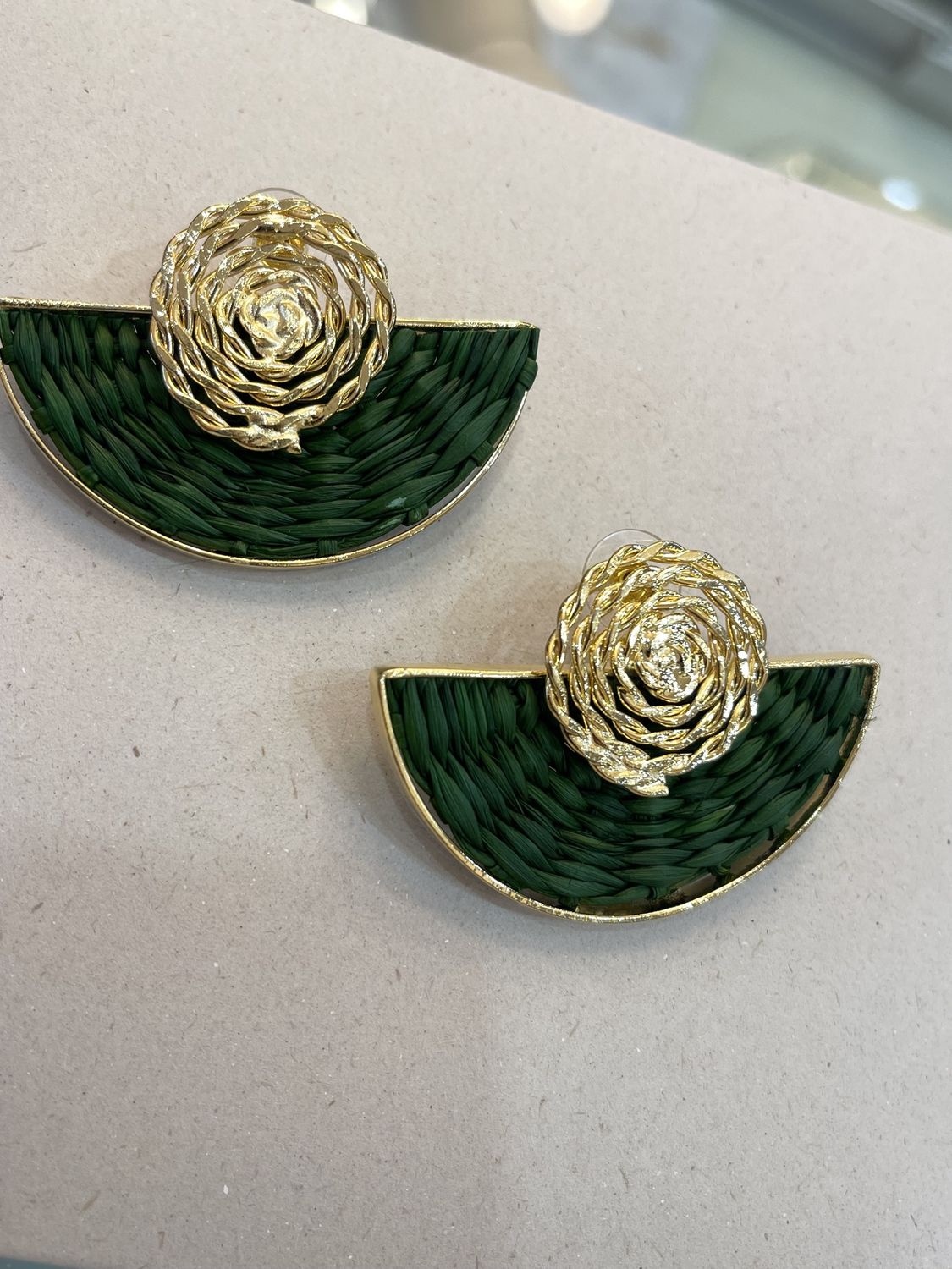 GREEN SWIRL IRACA TOPO EARRING, Colour: GREEN SWIRL