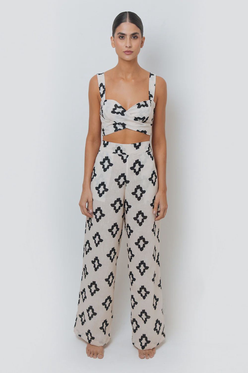 CROP TOP GENNA CRUZ  WITH ODETTE CRUZ PANTS, Size: M/TOP-L/BOTTOM