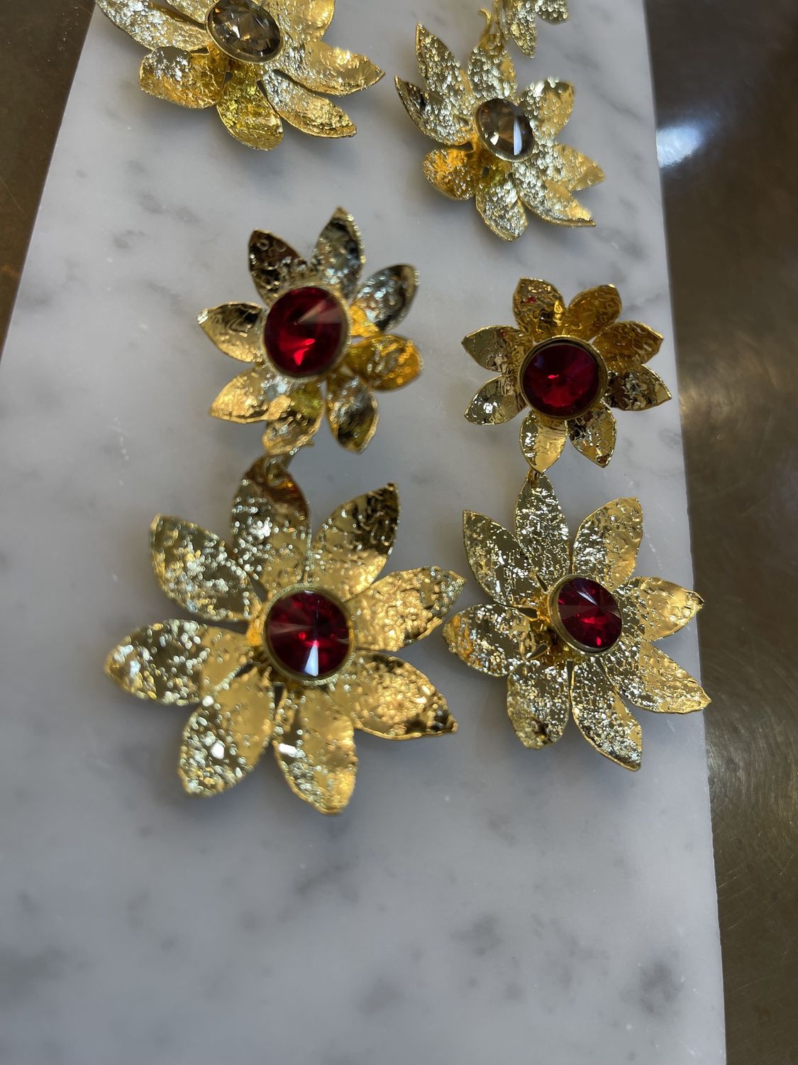 FLOR CRYSTAL MID EARRINGS (Special Price) Was $860 tt, Colour: GOLD RED