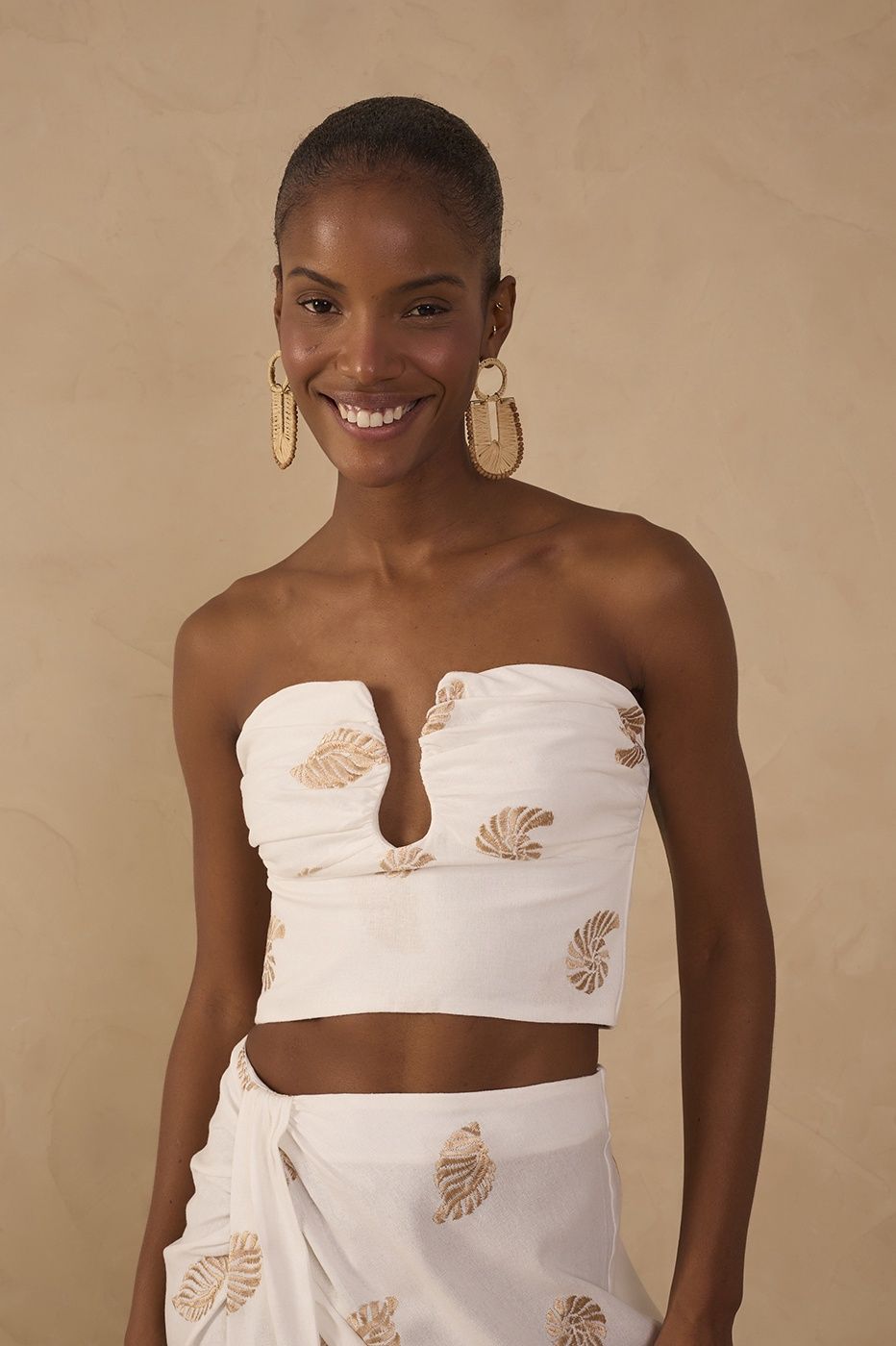 SHELL  EMBROIDERED  LINNEN  CROP TOP, Size: XS