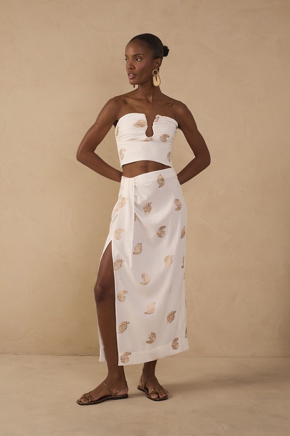 SHELL  EMBROIDERED  LINNEN  CROP TOP