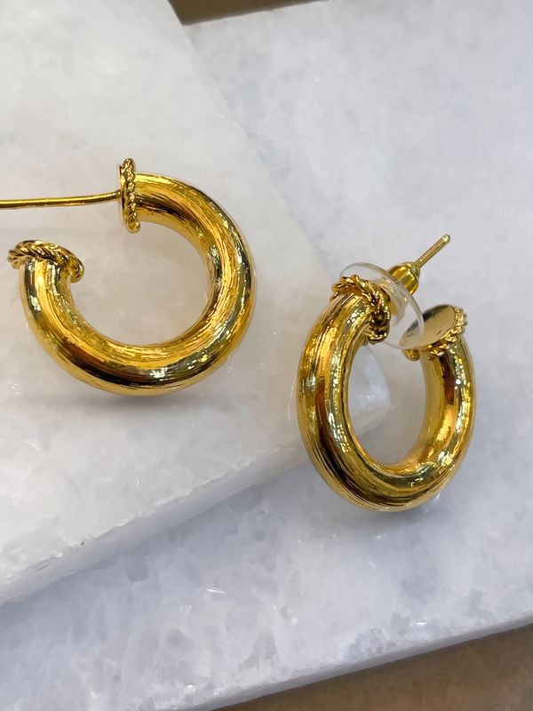 Mari Hoops