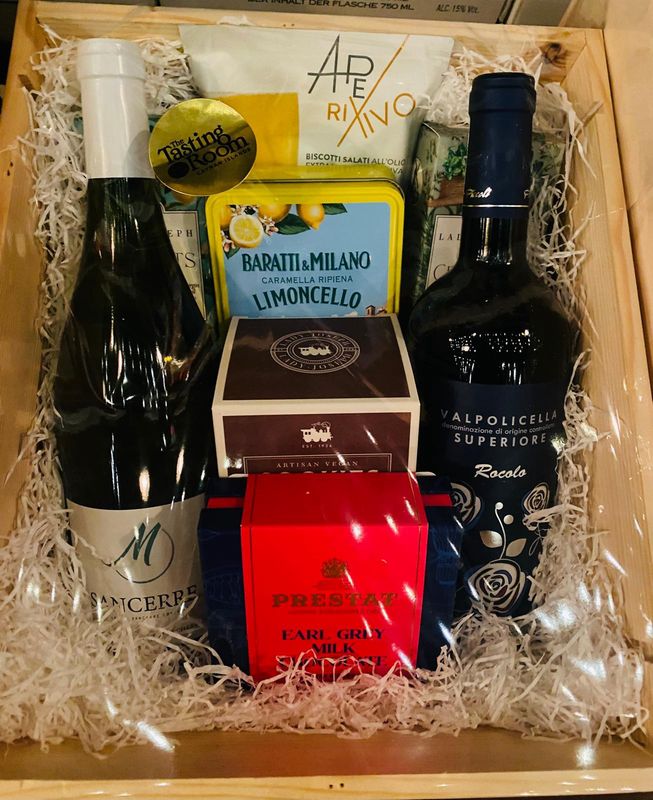 WINE &amp; GOURMET GIFT BOX
