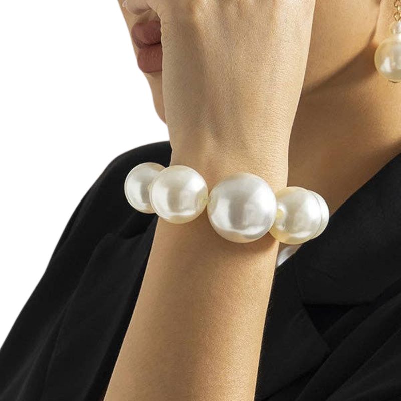 Beaded Large Pearls Bracelet