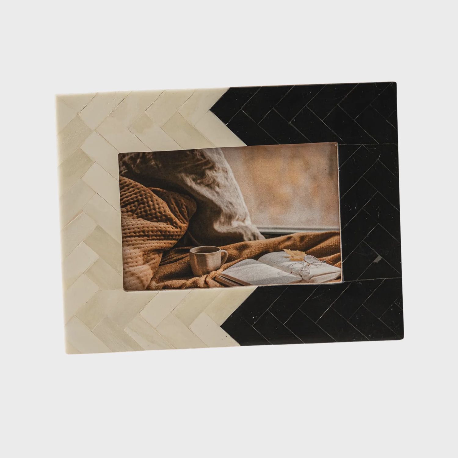 Ebony &amp; Ivory Chevron Bone Frame | 4&quot;x 6&quot;
