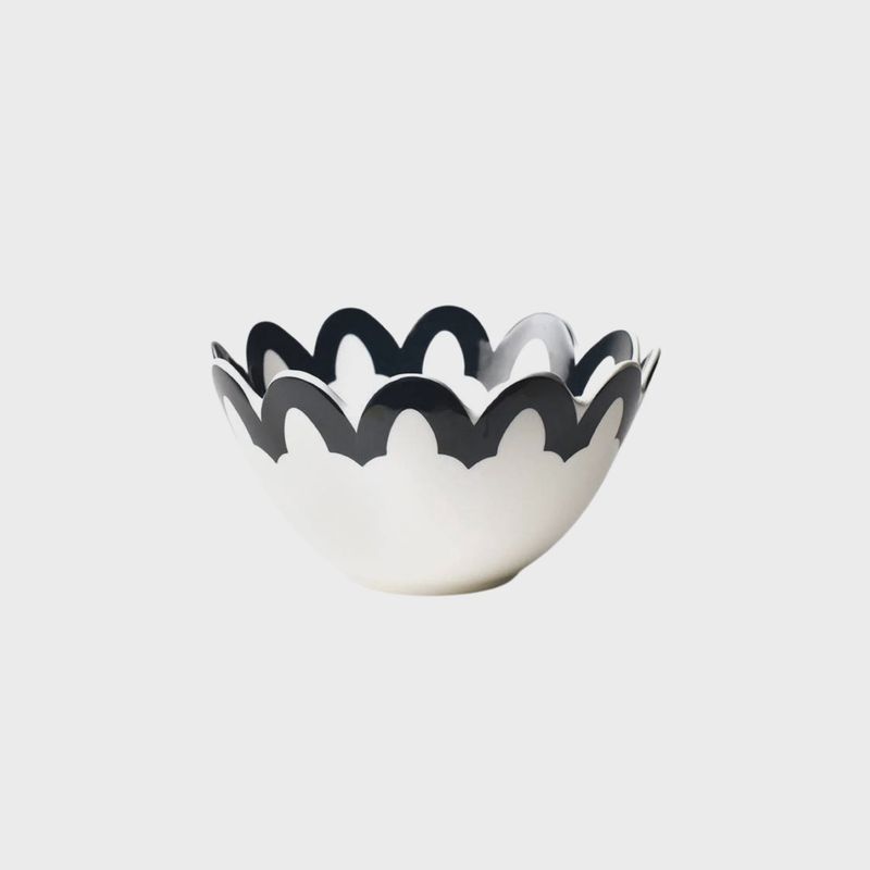 Black Arabesque Scallop 9&quot; Bowl