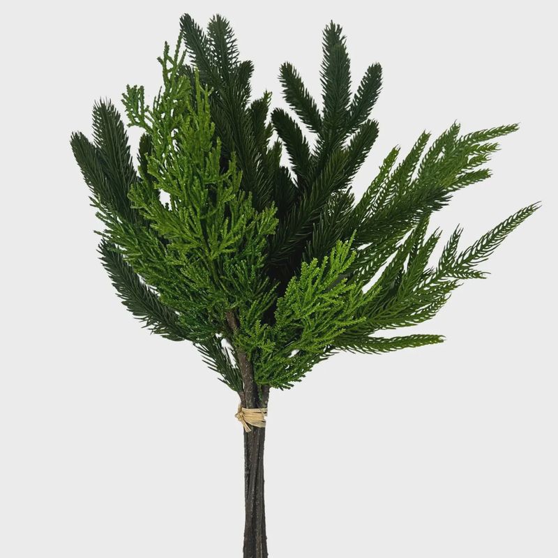Real Touch Spruce Bundle 18&quot;