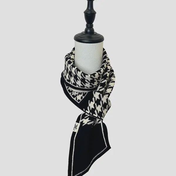Contrast Color Houndstooth Velvet Scarf