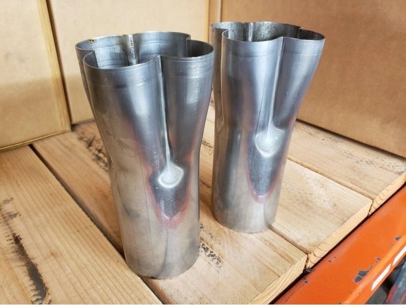 PAIR – 304SS WELD-ON HEADER COLLECTOR 1 5/8 O.D. PRIMARIES 3″ OD OUTLET 8″ LONG