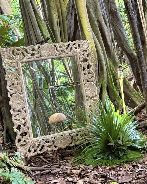 Grand Vintage Mirror