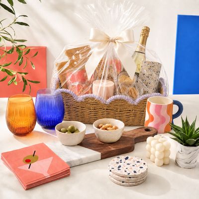 GIFTS &amp; HOSTING