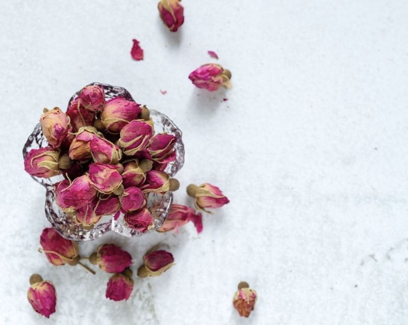 Dried Rose Buds &amp; Petals
