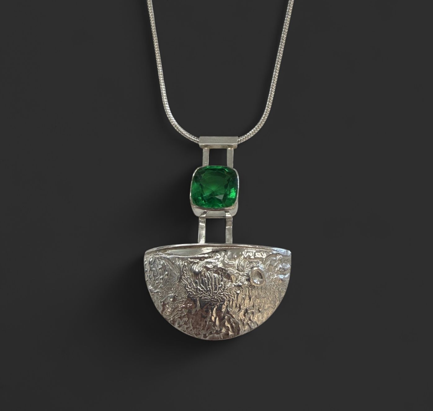 Pendulum In Green