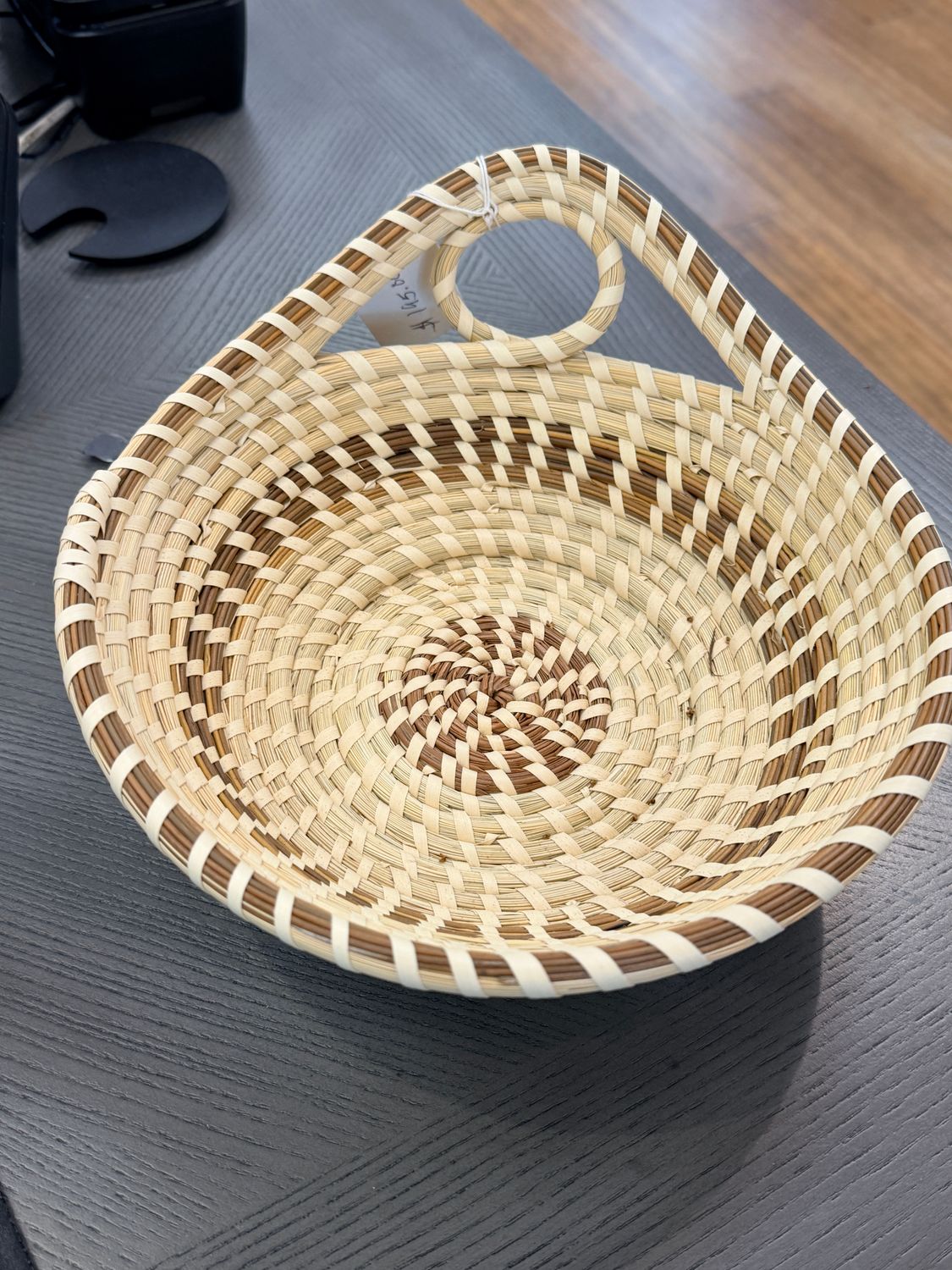 1 Loop Candy Dish