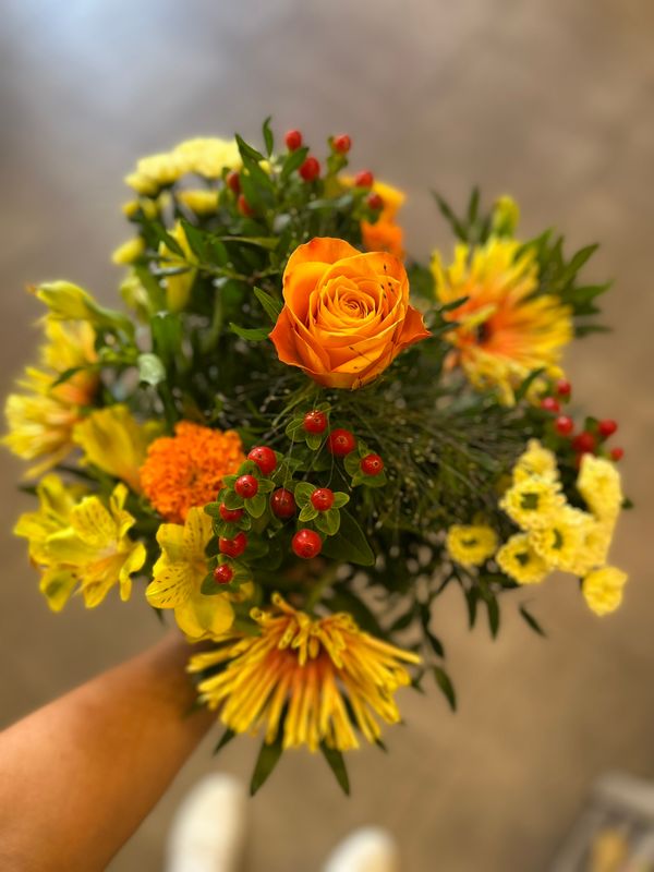 Blumenstrauß in Gelbtönen