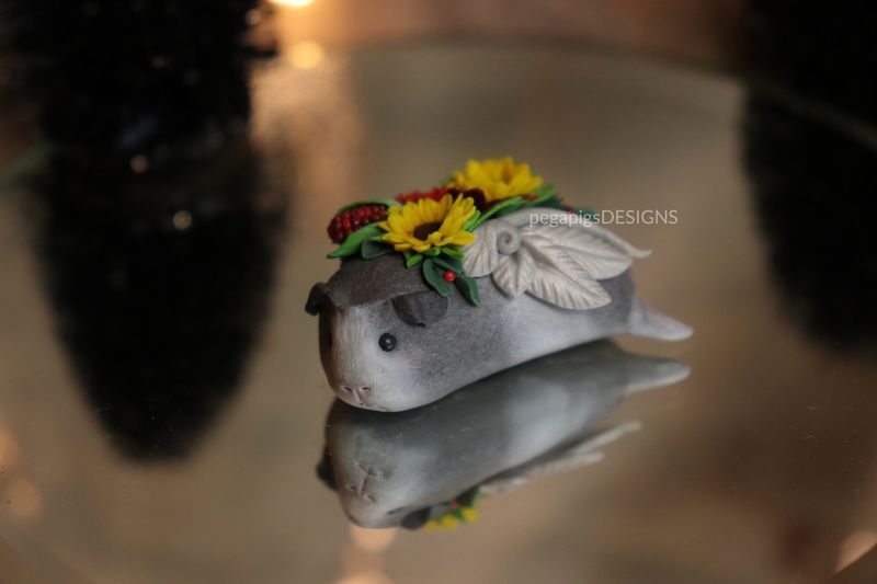 Crested pegapiggy - sunflowers & corn