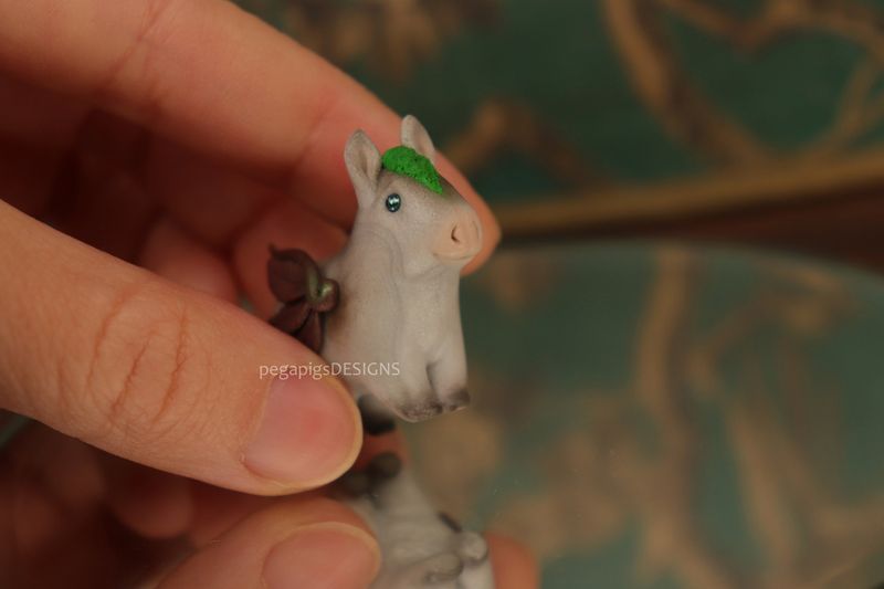 Moss Pegawiehi Figurine