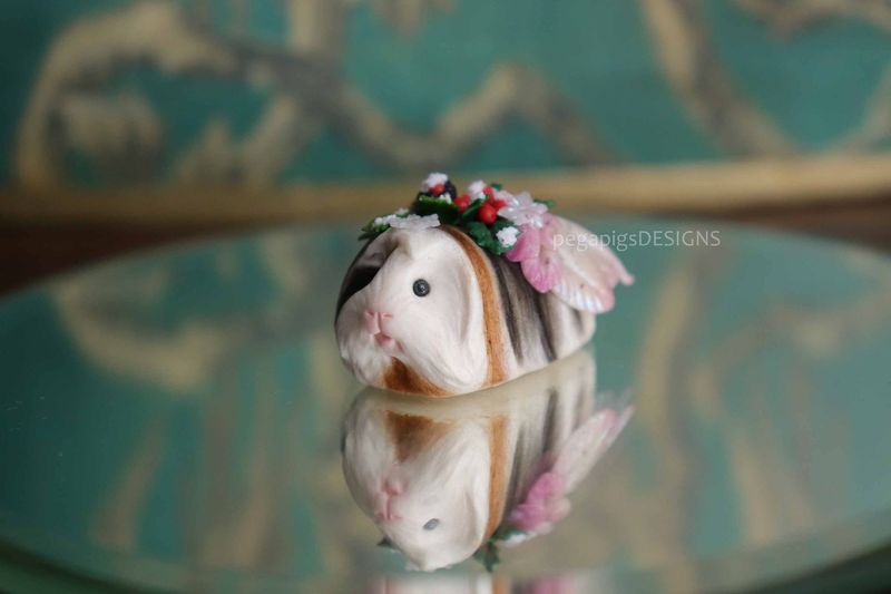Snowflake - pegapiggy figurine