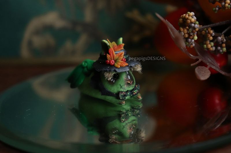 Scarecrow Pegabunny Figurine - Green (wing colour slightly different)
