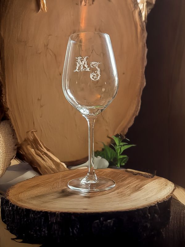 Weinglas mit Wunschgravur – Name/Motiv/Pfote