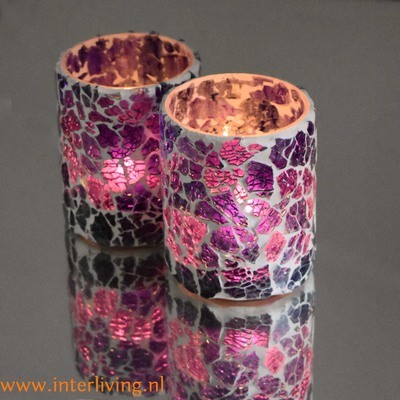 Twee stuks waxinehouder mozaïek - broken glass pink purple met parelmoer glans Twee stuks waxinehouder mozaïek - broken glass pink purple met parelmoer glans