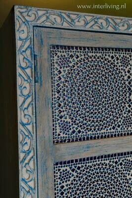 Massief hoge houten kast blue washed 180*90*40 cm met blauw glasmozaïek