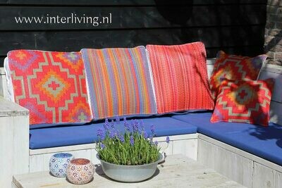 buiten vloerkussen 51 cm - warme rood tinten sunset - gestreept patroon - eco plastic