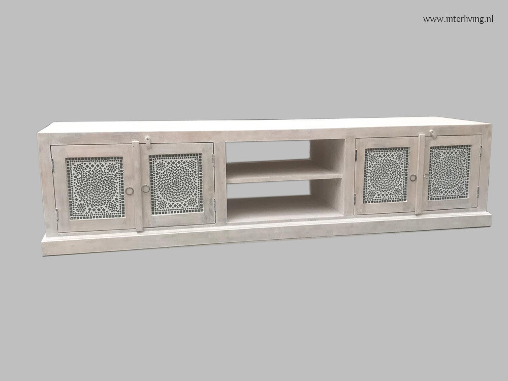 lange TV kast (205 cm) van mangohout - white washed met transparant glasmozaiek
