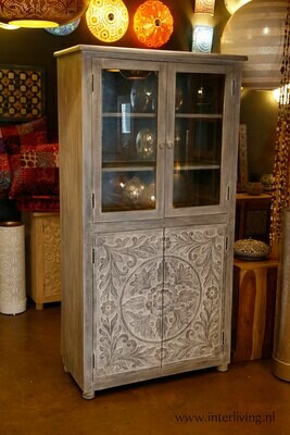 vitrinekast mangohout - dark grey washed - kast met lotus houtsnijwerk en glasdeuren - 180 cm hoog