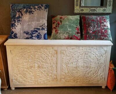 Dressoir white washed mangohout met lotus houtsnijwerk 150 x 76 x 40 cm