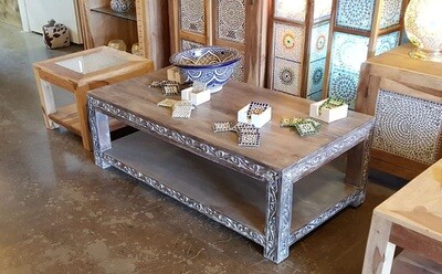 salon tafel mangohout met houtsnijwerk - 120x60 cm  - met grey wash finish