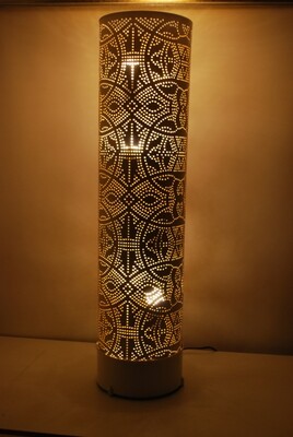 oosterse vloerlamp of staande lamp met filigrain gaatjes patronen van metaal - wit met goud- 60 tot 160 cm