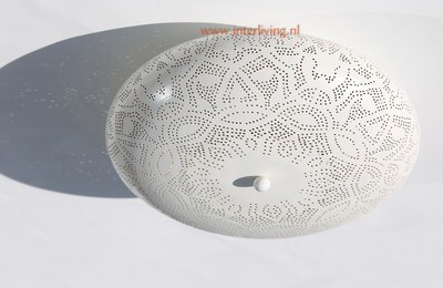 witte oosterse plafonnière filigrain 38 cm - mat wit met vintage gouden binnenkant