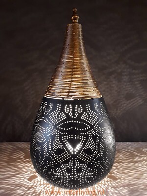 druppelmodel tafellamp - filigrain met gedraaid metaaldraad - mat zwart met bovenkant druppelmodel tafellamp - filigrain met gedraaid metaaldraad - mat zwart met bovenkant "wire"goud