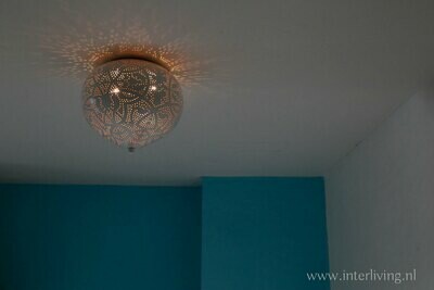 Plafondlamp filigrain - druppel model mat wit finish / verweerd goud binnenkant