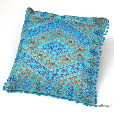 sierkussen blauw met ecru & goud tinten - geweven geometrische Marokkaanse jacquard patronen - pom pom rand - 50 cm