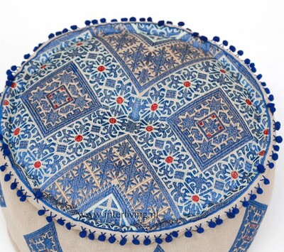 poef rond met blauw tinten, ecru &amp; goud kleur - geweven geometrische Marokkaanse jacquard patronen - pom pom rand - Ø 50 cm / h 25 cm