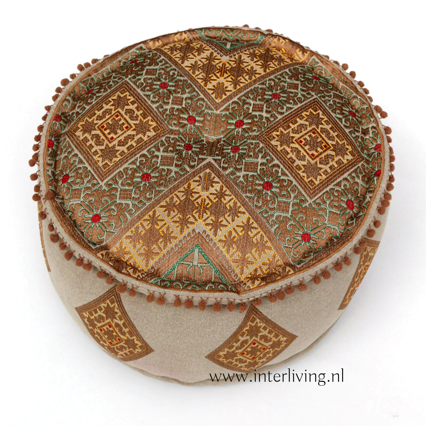 poef rond in goudbruin tinten met ecru & goud kleur - geweven geometrische Marokkaanse jacquard patronen - pom pom rand - Ø 50 cm / 25 cm hoog
