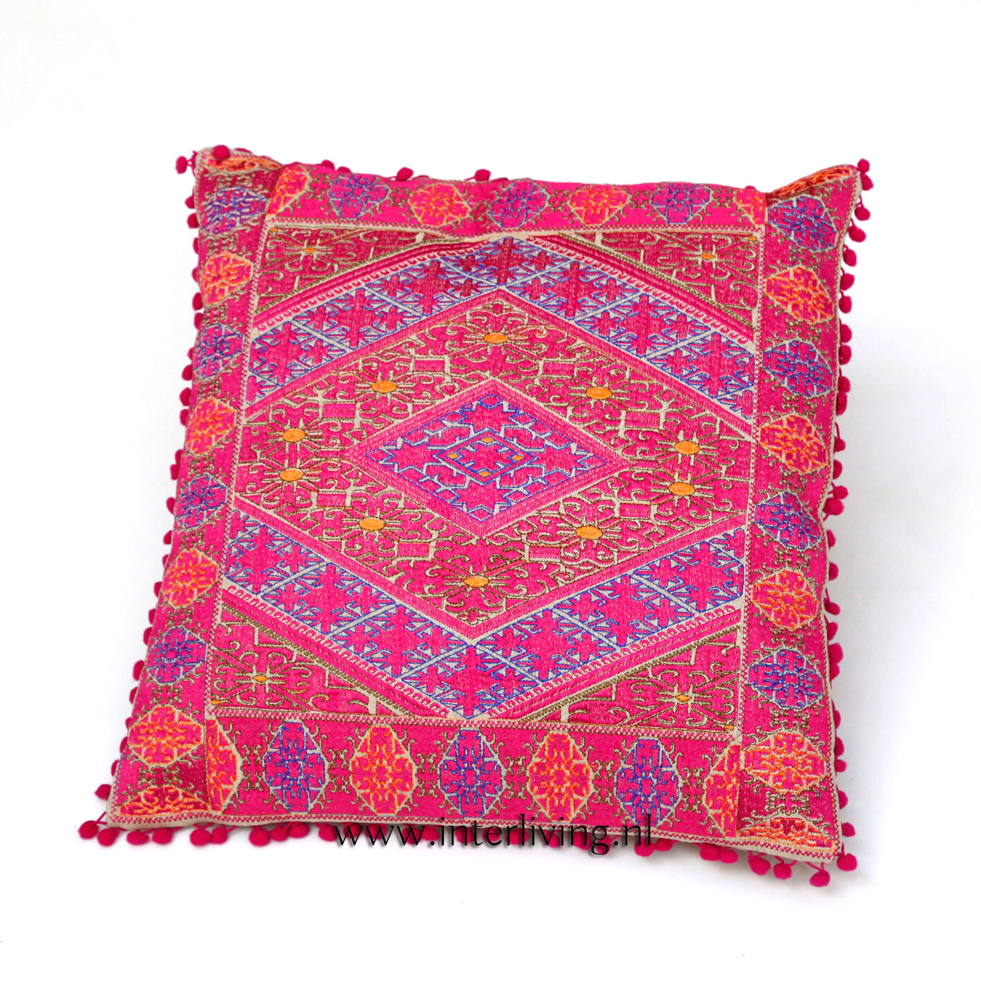 sierkussen roze met ecru & goud tinten borduurwerk - geweven geometrische Marokkaanse jacquard patronen - pom pom rand - 40 cm