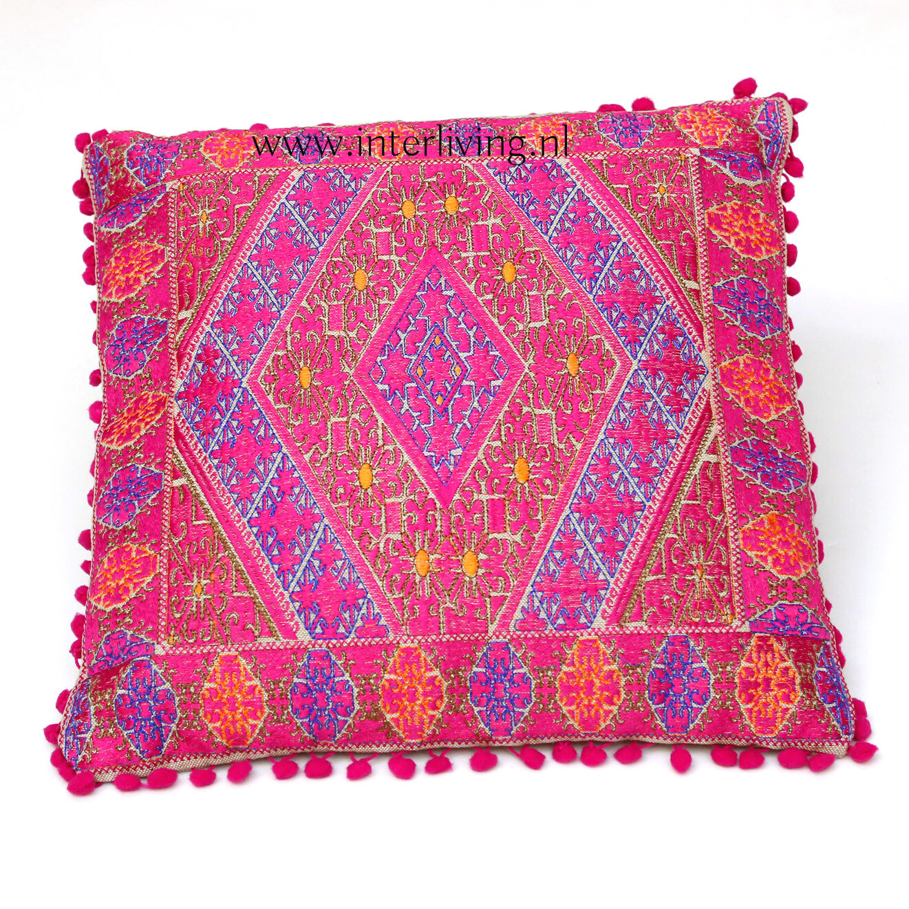 sierkussen roze met ecru & goud tinten borduurwerk - geweven geometrische Marokkaanse jacquard patronen - pom pom rand - 50 cm