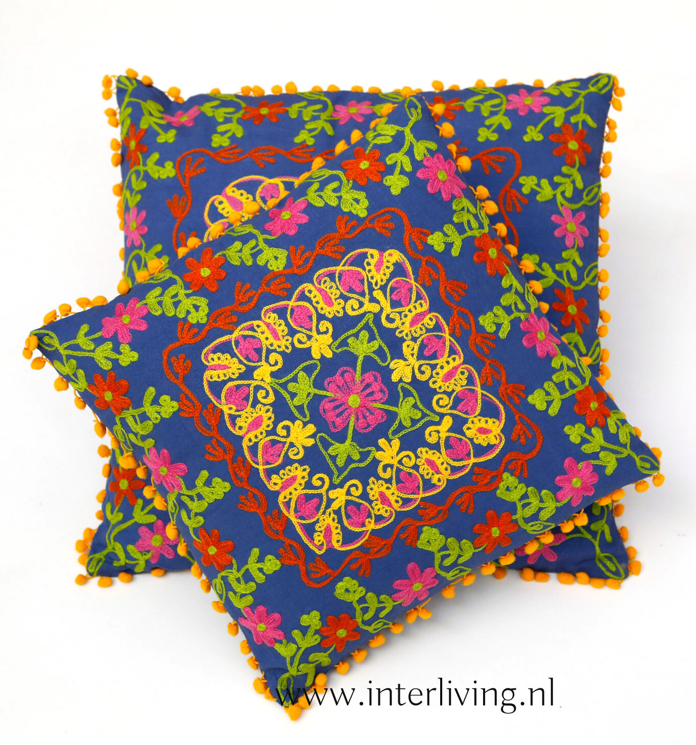 sierkussen "Gipsy" 40 x 40 cm - tribal Suzani borduurwerk - Iris blauw - handgemaakt van katoen