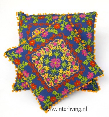 sierkussen "Gipsy" 40 x 40 cm - tribal Suzani borduurwerk - Iris blauw - handgemaakt van katoen