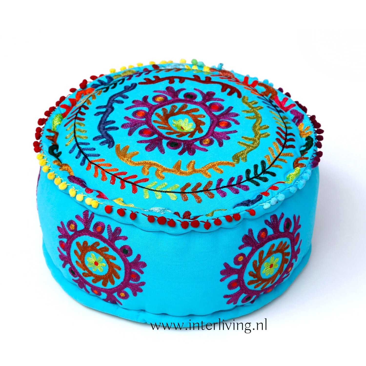 ronde poef "hippy chic Ibiza stijl" Ø 50 cm / 25 cm - suzani borduurwerk - turquoise - handgemaakt van katoen