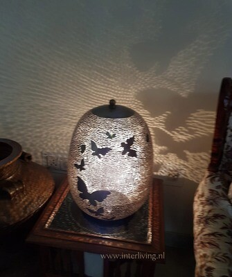 vlinderlamp / tafellamp - filigrain met gaatjespatronen en vlinder patronen  - zilver / butterfly lamp silver