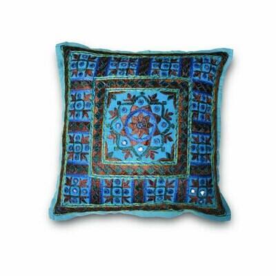 sierkussen met borduurwerk & spiegeltjes turquoise