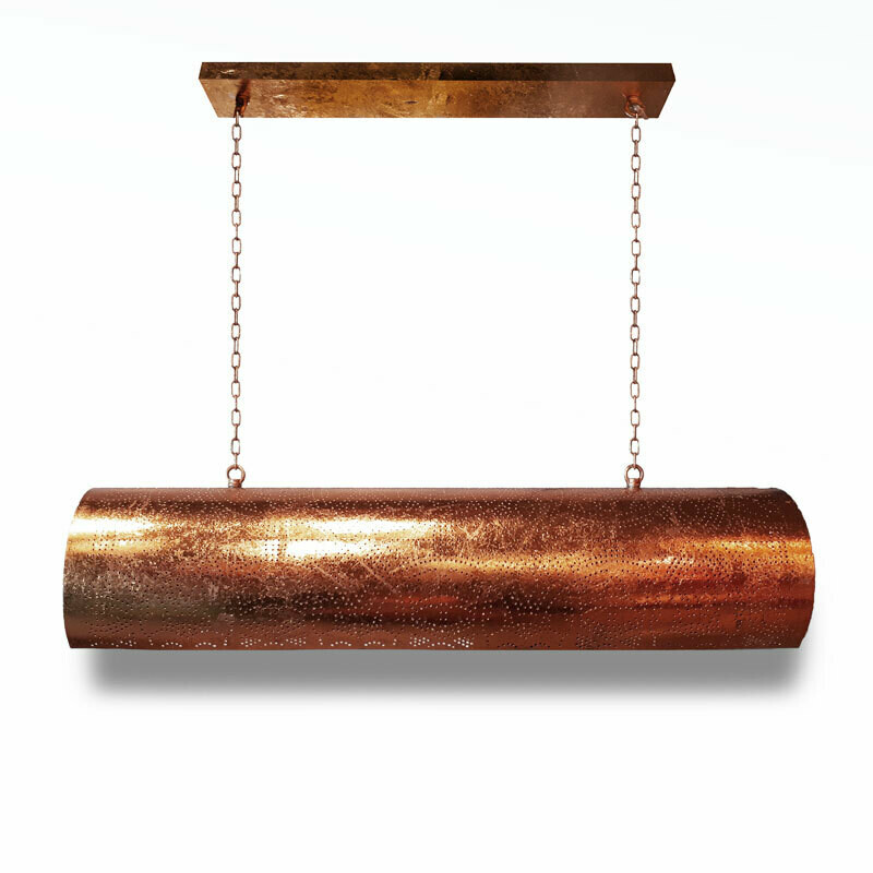 loftbar lamp in oosterse / industriële stijl - horizontale buis hanglamp van vintage koper kleurig metaal met ophangketting / gestanst gaatjespatronen