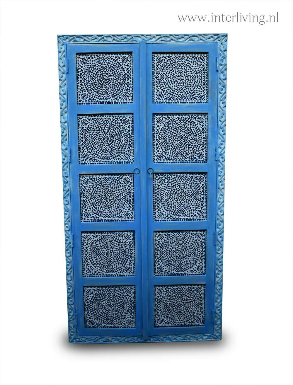 Massief hoge houten kast bohemian aqua washed 180*90*40 cm met blauw glasmozaïek