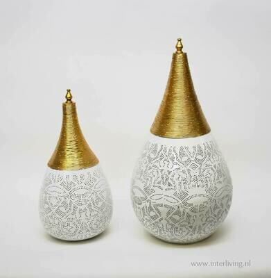 druppelmodel tafellamp - filigrain met gedraaid metaaldraad - wit met bovenkant "wire"goud